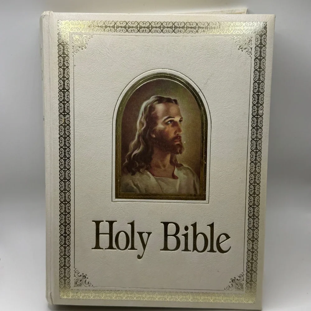 Regency Unisex OS King James Bible Red Letter Edition Vintage Religious Decor